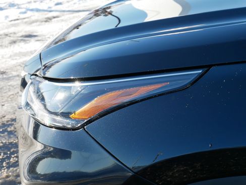 Certified 2024 Toyota Highlander XLE image 16