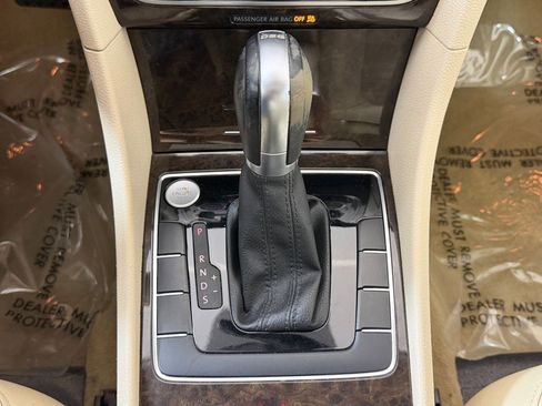 Used 2015 Volkswagen Passat TDI SEL Premium FWD image 17