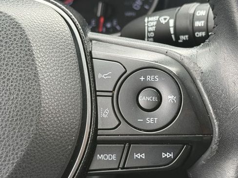 Used 2019 Toyota RAV4 XLE Premium FWD image 15