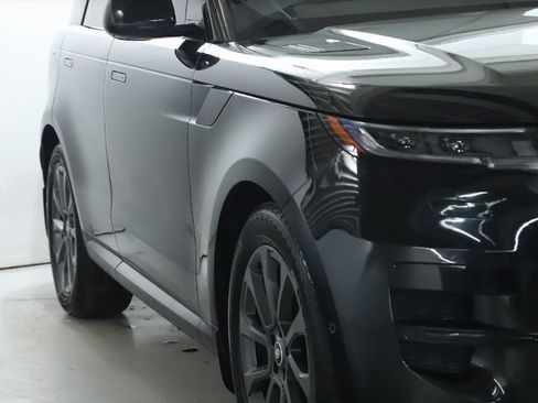 Used 2023 Land Rover Range Rover Sport SE image 12