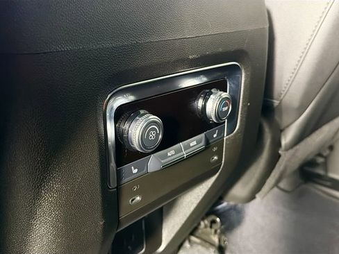 Used 2025 GMC Yukon XL AT4 image 27