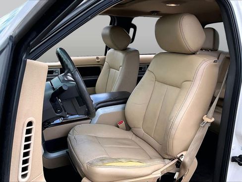 Used 2014 Ford F150 Lariat w/ Equipment Group 502A Luxury RWD image 7