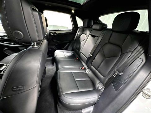 Used 2026 Porsche Macan AWD/4WD image 29
