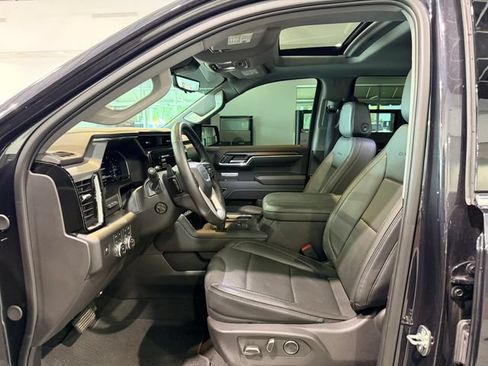 Used 2025 GMC Sierra 1500 Denali w/ Denali Reserve Package AWD/4WD image 12