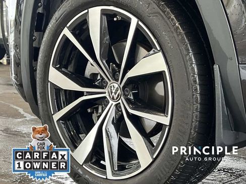 Used 2024 Volkswagen Atlas SEL Premium R-Line image 7