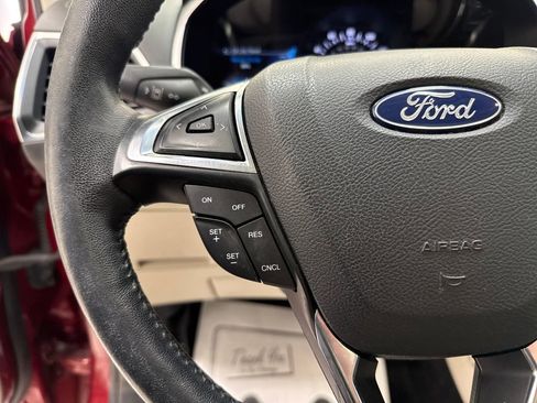 Used 2019 Ford Edge Titanium image 25