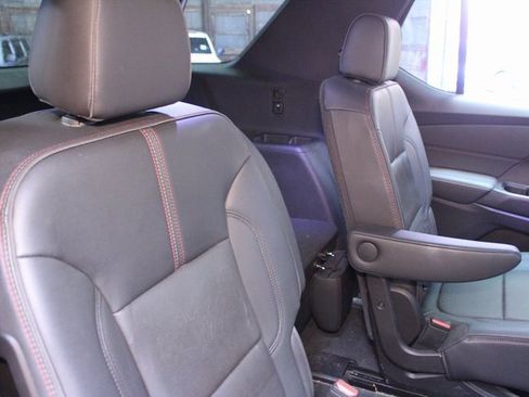 Used 2023 Chevrolet Traverse RS image 14