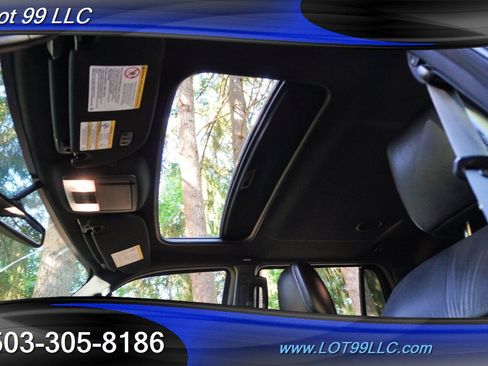 Used 2017 Lincoln Navigator Select AWD/4WD image 2