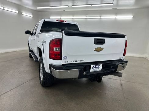 Used 2011 Chevrolet Silverado 2500 LTZ w/ Snow Plow Prep Package AWD/4WD image 9