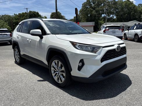 Used 2021 Toyota RAV4 XLE Premium FWD image 7