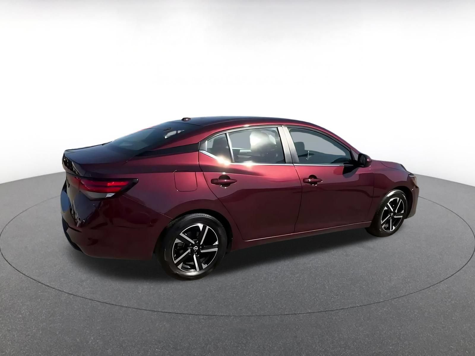 Used 2025 Nissan Sentra SV FWD image 14
