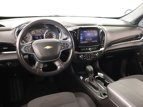 Used 2022 Chevrolet Traverse LT AWD/4WD image 2