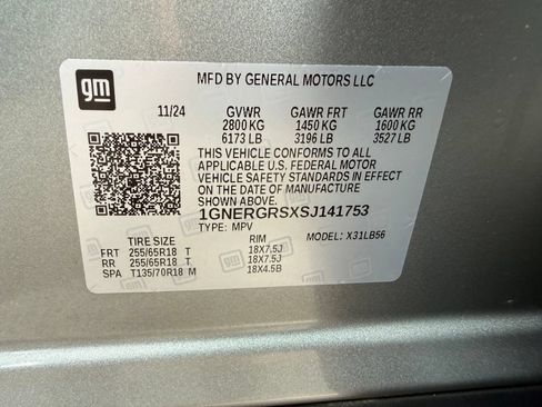 Used 2025 Chevrolet Traverse LT FWD image 46