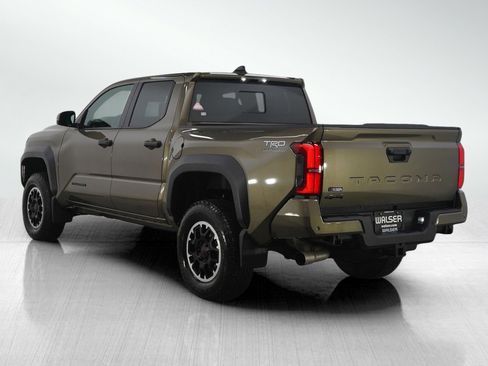 Used 2026 Toyota Tacoma TRD Off-Road w/ TRD Off Road Upgrade Package AWD/4WD image 3