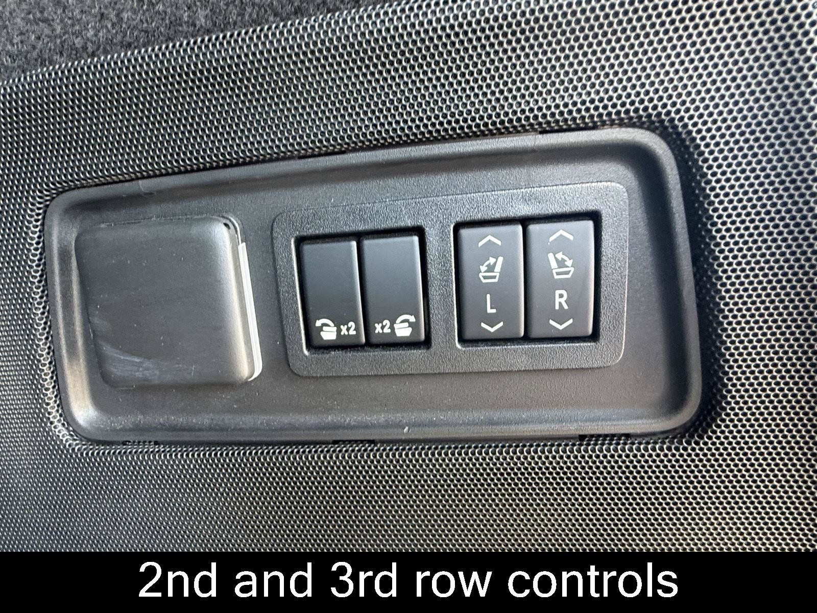 Used 2021 Cadillac Escalade ESV Sport w/ Driver Assist Tech Package AWD/4WD image 32