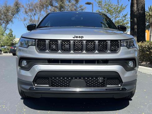 Used 2023 Jeep Compass Latitude AWD/4WD image 53