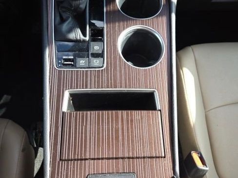 Used 2023 Toyota Sienna XLE image 19