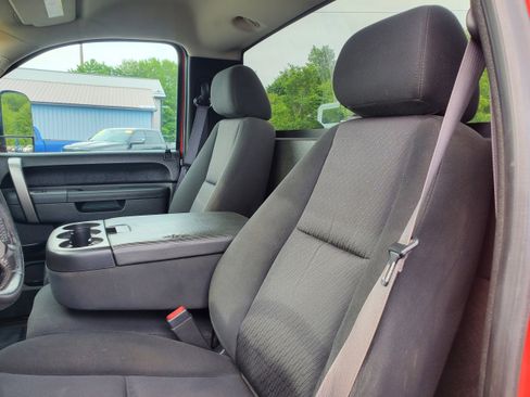 Used 2013 Chevrolet Silverado 2500 LT w/ Interior Plus Package AWD/4WD image 13