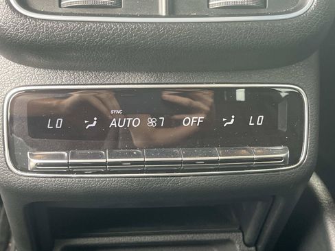 Used 2024 Mercedes-Benz GLE 450 4MATIC image 17