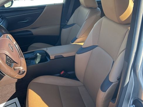 Used 2021 Lexus ES 350 w/ Premium Package image 11