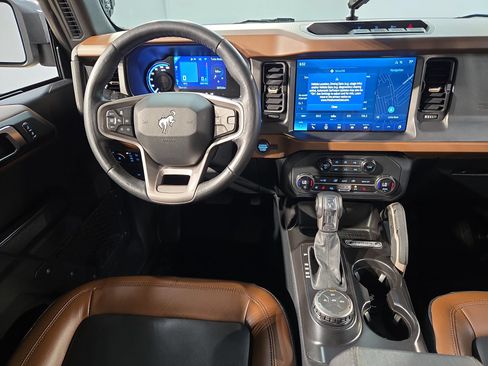 Used 2024 Ford Bronco Outer Banks AWD/4WD image 9