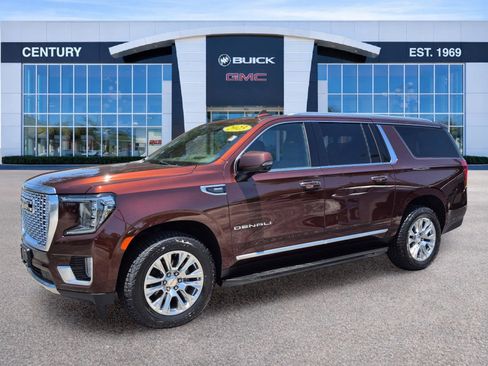 Used 2023 GMC Yukon XL Denali AWD/4WD image 8