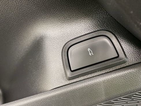 New 2026 Chevrolet Equinox LT w/ Convenience Package II image 32