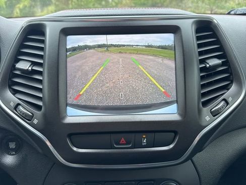 Used 2022 Jeep Cherokee Trailhawk w/ Premium Leather Package image 21