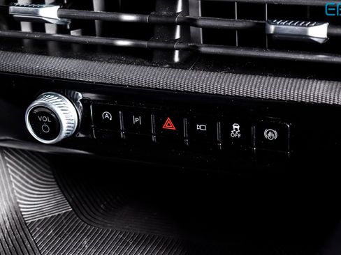 Used 2025 Ford Explorer ST-Line w/ ST-Line Street Pack image 26