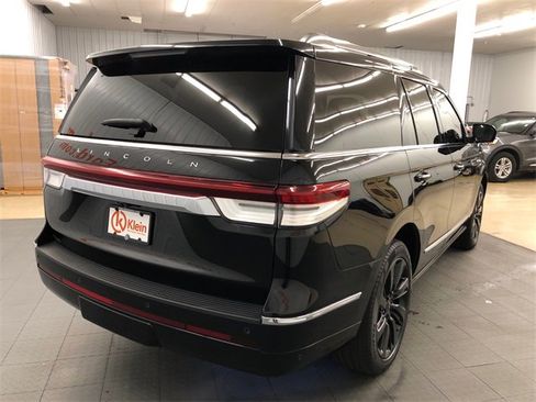 Used 2024 Lincoln Navigator Reserve image 12