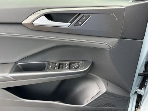 New 2026 Volkswagen Taos SE AWD/4WD image 23