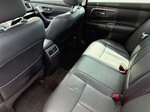 Used 2015 Nissan Altima 2.5 SL w/ Technology Package FWD image 19