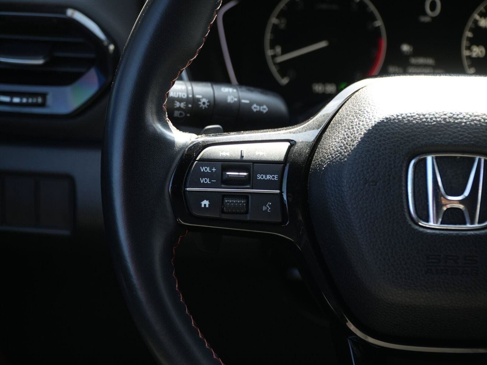 Used 2025 Honda Pilot Sport image 22
