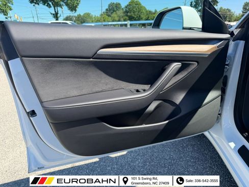 Used 2023 Tesla Model 3 Standard Range RWD image 9