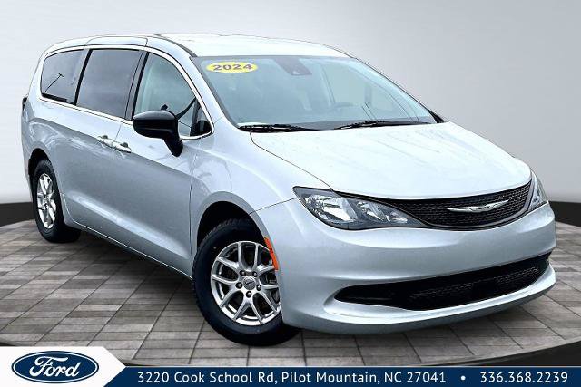 Used 2024 Chrysler Voyager LX FWD image 1