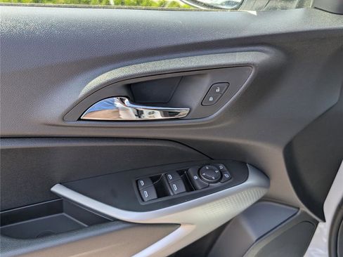 New 2026 Chevrolet Trax RS w/ Sunroof Package FWD image 15