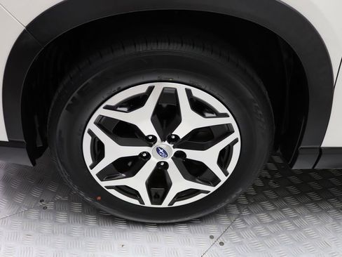 Used 2019 Subaru Forester Premium image 4