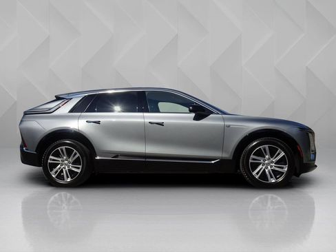 Certified 2024 Cadillac Lyriq Tech w/ LPO, Floor Liner Package AWD/4WD image 4