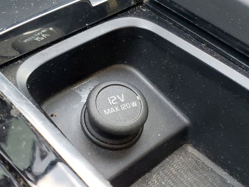 Certified 2023 Volvo XC60 B5 Core w/ Climate Package image 25