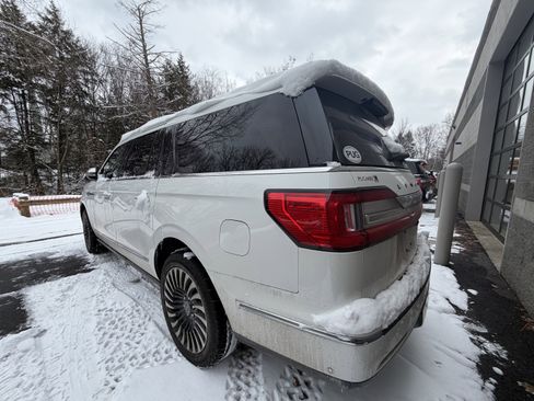Used 2020 Lincoln Navigator L Black Label w/ Cargo Convenience Package image 3