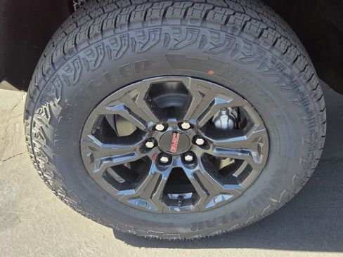 New 2025 GMC Canyon Elevation RWD image 5