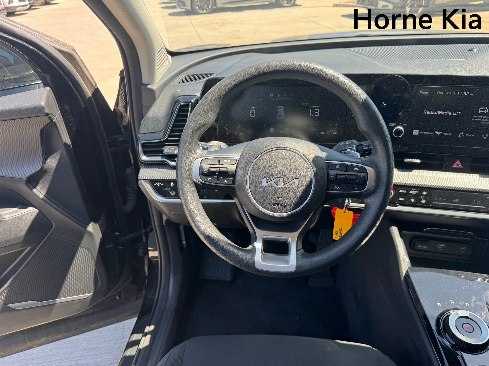 Used 2023 Kia Sportage LX AWD/4WD image 16
