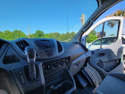 Used 2015 Ford Transit 250 130 Low Roof w/ Exterior Upgrade Package RWD image 27