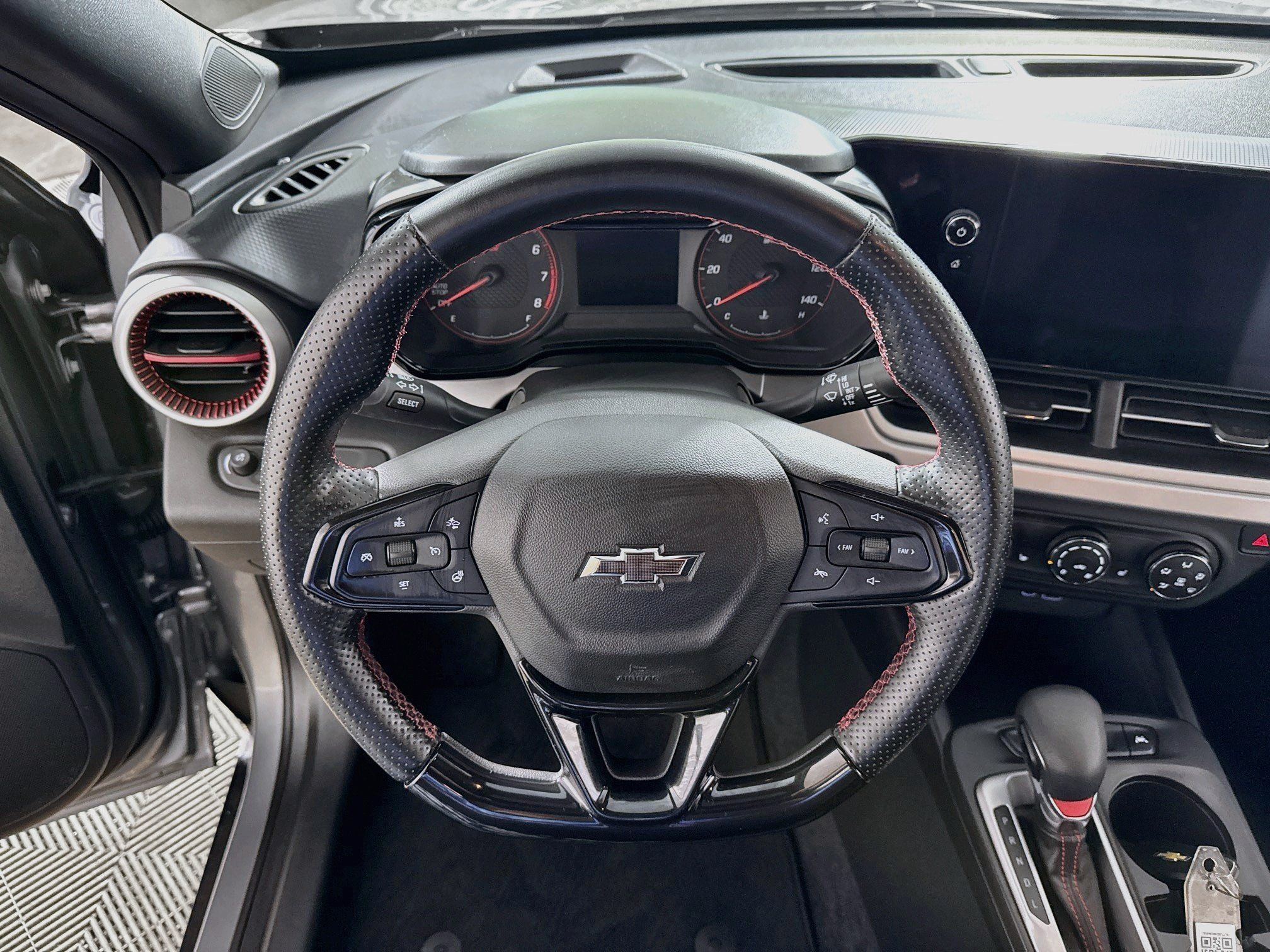Used 2024 Chevrolet Trax RS FWD image 15