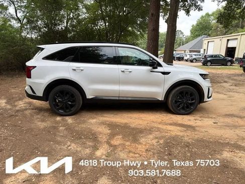 Certified 2023 Kia Sorento SX AWD/4WD image 13