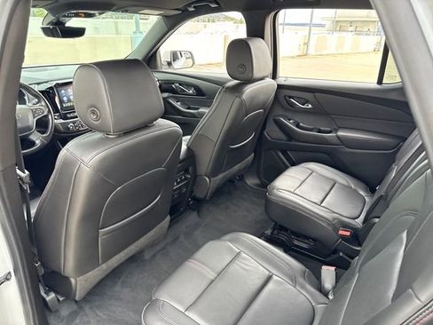 Used 2022 Chevrolet Traverse RS w/ LPO, Cargo Package image 21