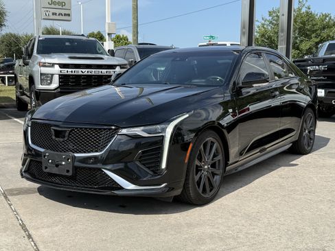 Used 2023 Cadillac CT4 Sport RWD image 9