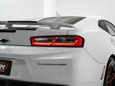 Used 2016 Chevrolet Camaro SS image 12