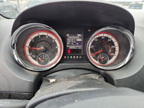 Used 2017 Dodge Grand Caravan SXT w/ Driver Convenience Group image 9