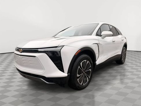 Used 2024 Chevrolet Blazer EV LT AWD/4WD image 2